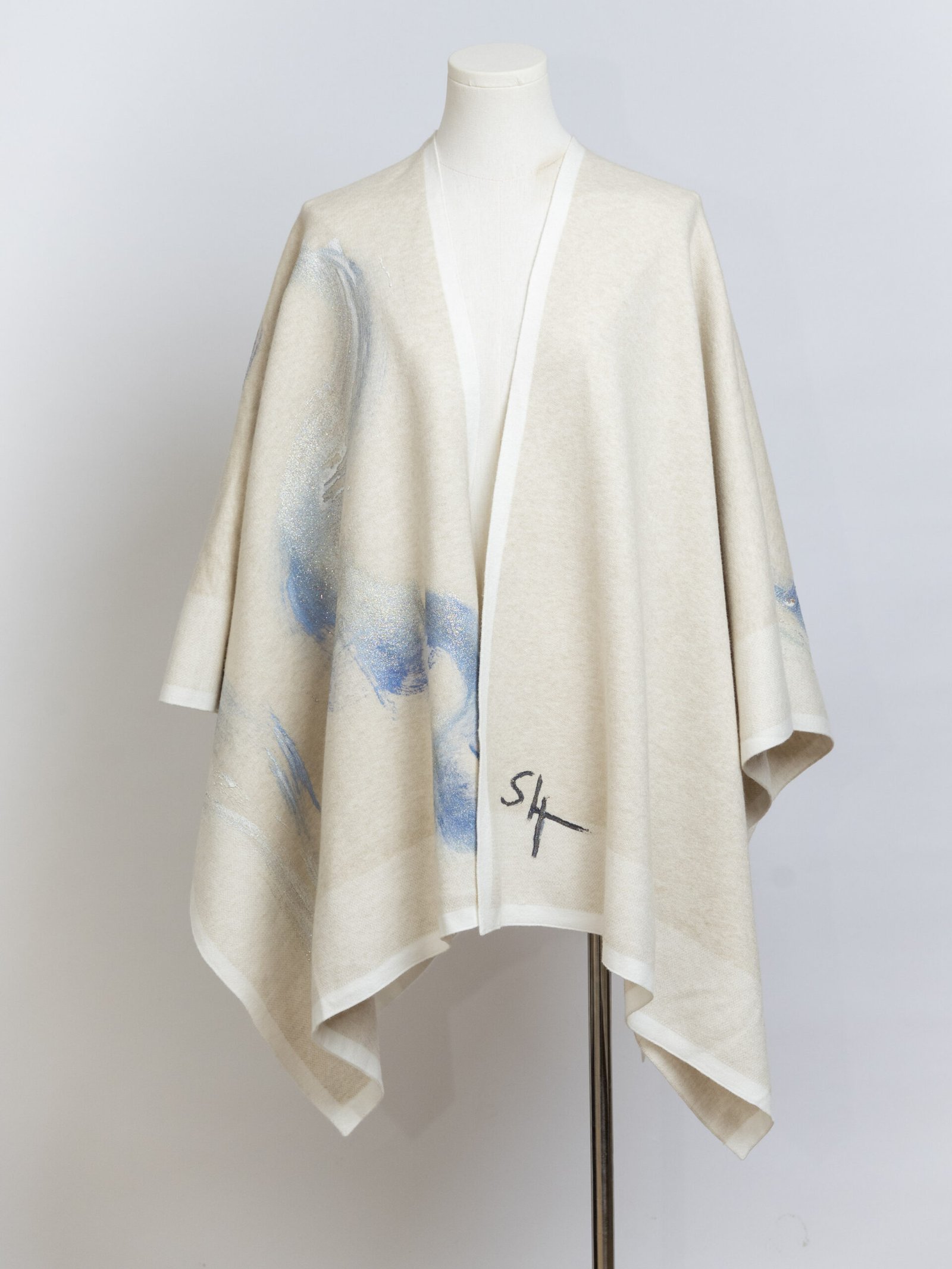 Cape - Le Coin Des Créateurs Beige – Image 2
